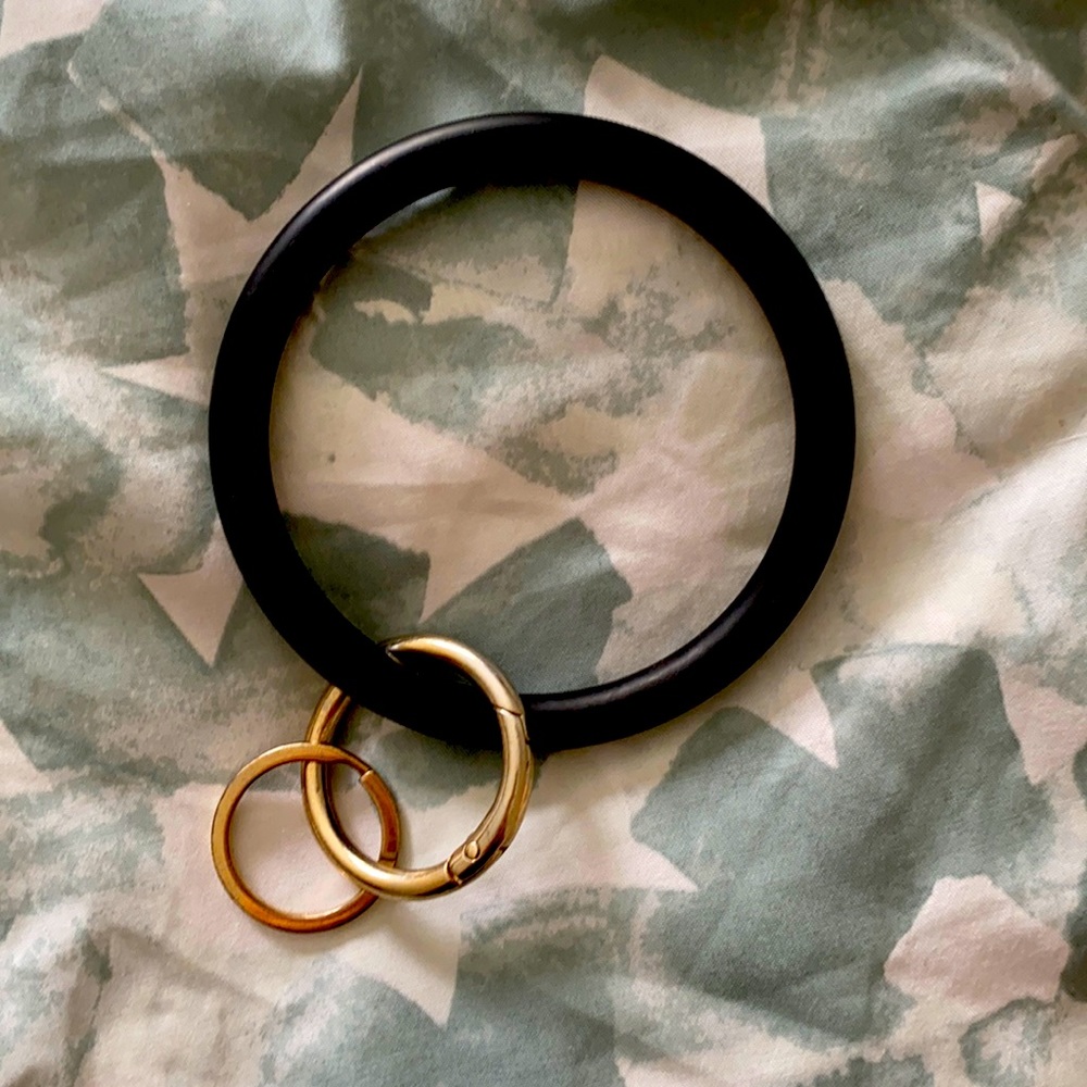 o key ring black